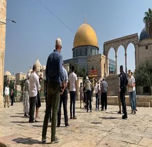 Massive Influx of Israeli Colonists at Al-Aqsa Mosque Amid Security Concerns