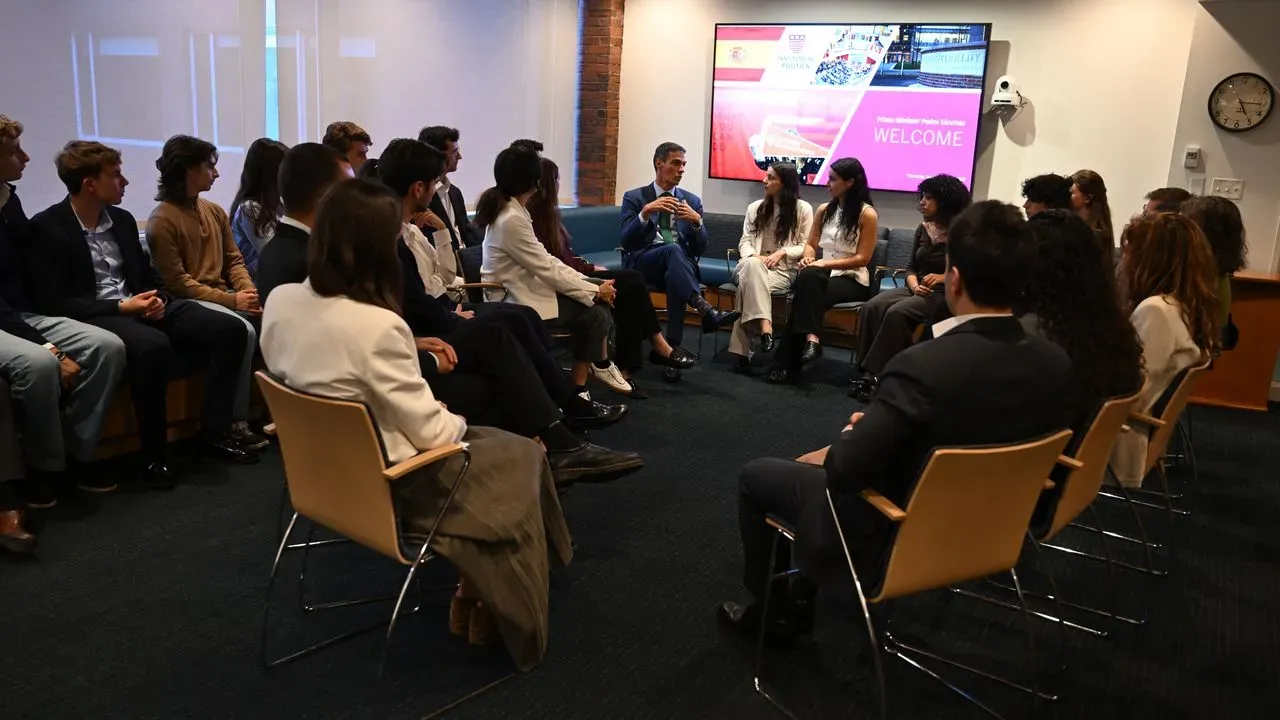Sánchez Faces Tough Questions on Corruption During Harvard Visit