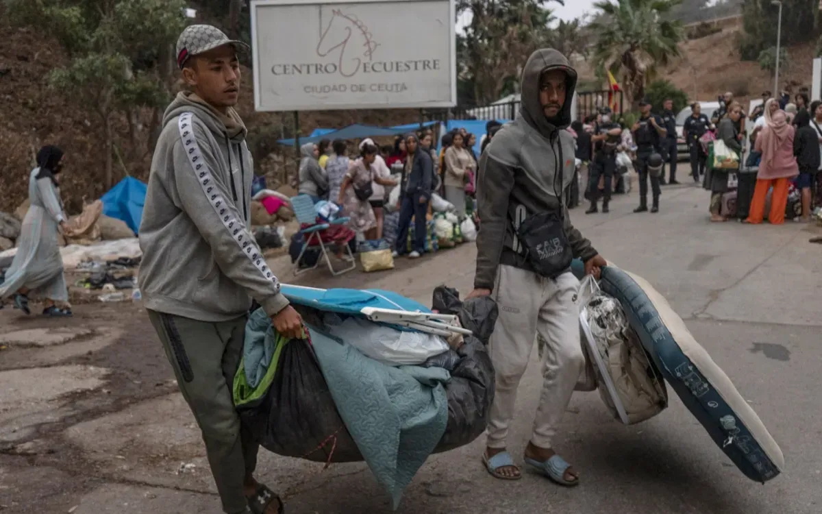 Jorge Dezcallar Highlights Morocco's Strategic Reminder to Spain Amid Migration Crisis