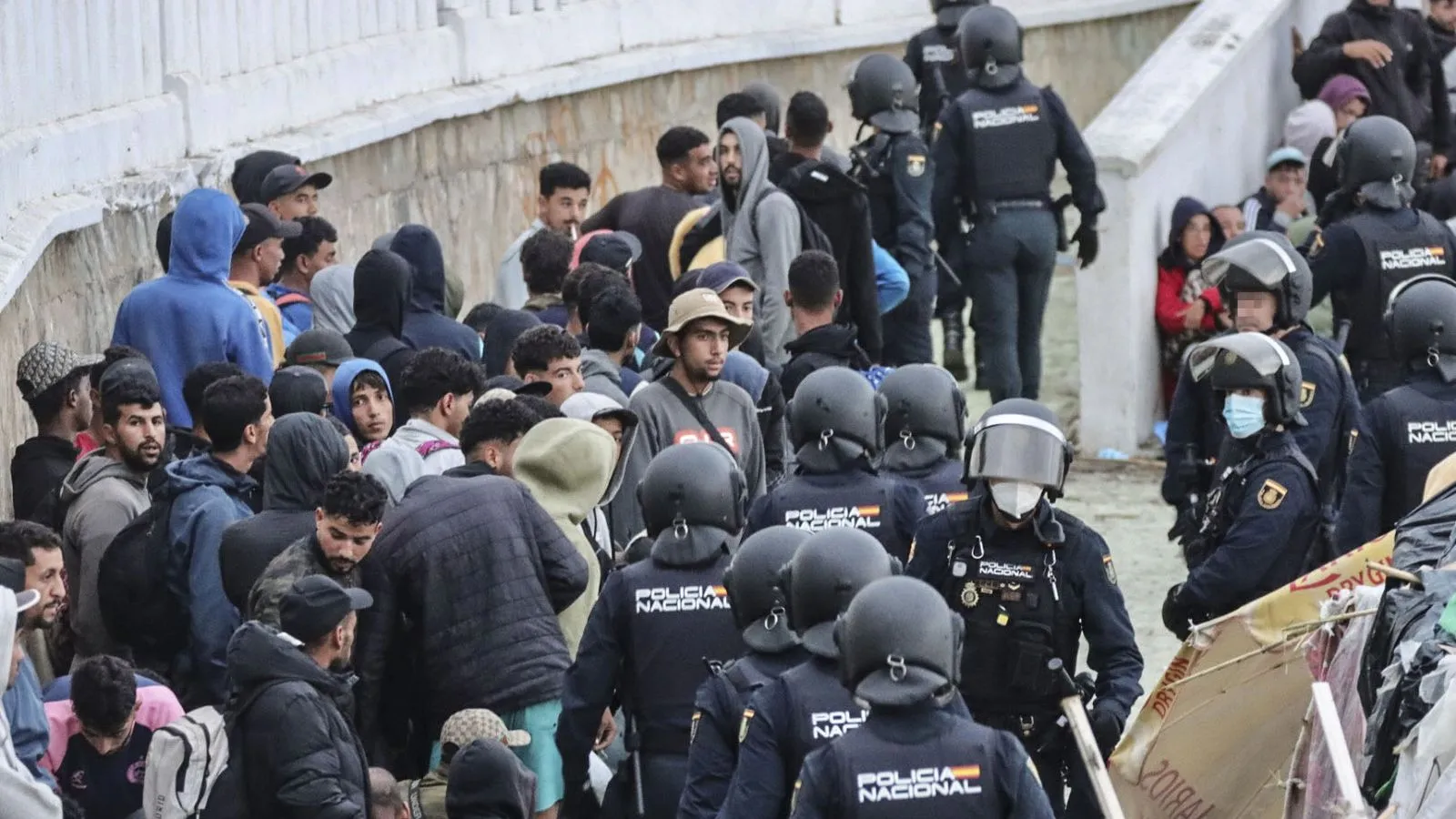 Moroccan Migrants Opt for Voluntary Return Amid Evacuations in Ceuta