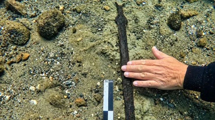 New Archaeological Discovery in Italian Lake Sheds Light on Bronze Age Mysteries