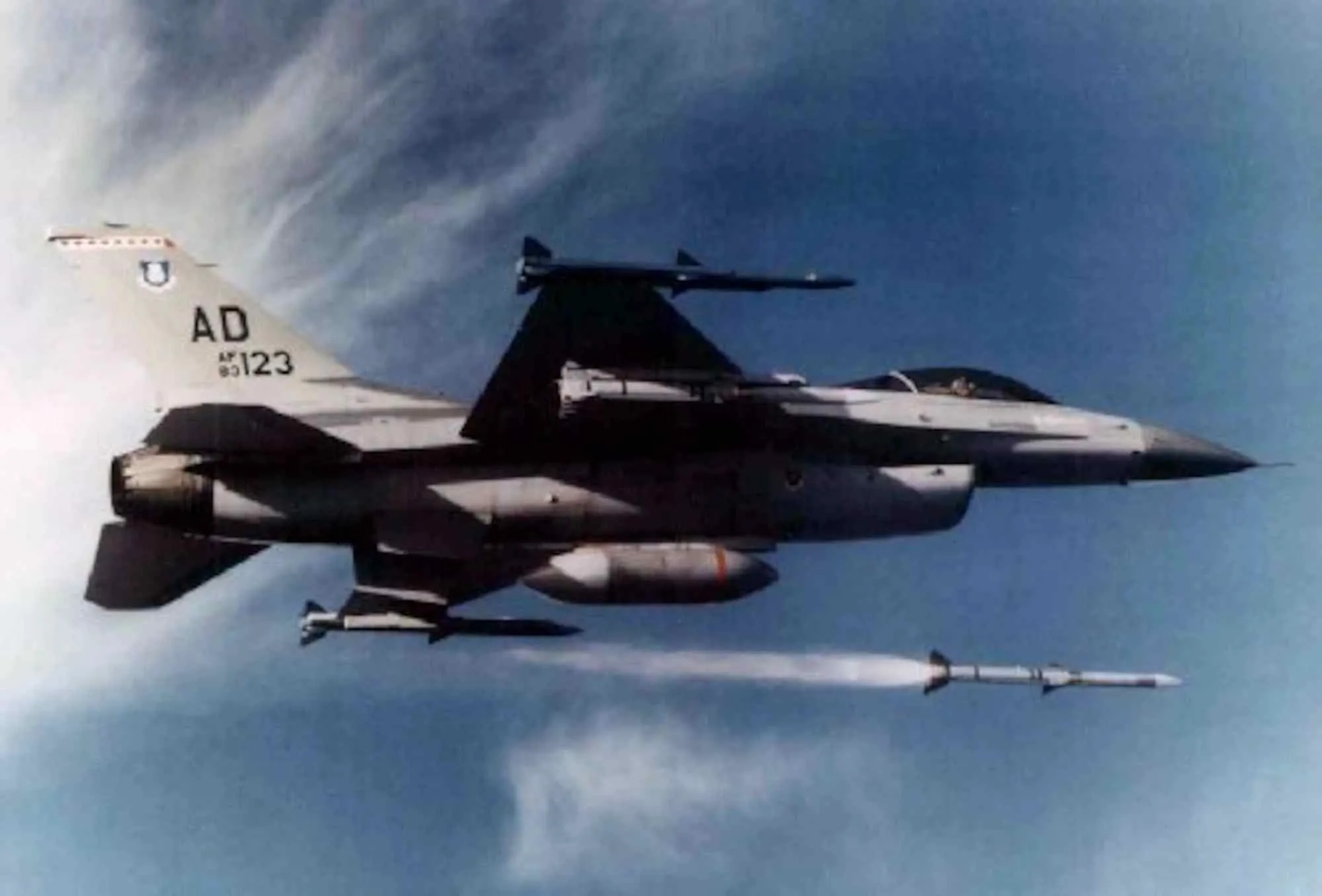 Morocco Enhances Air Combat Capabilities with New AMRAAM Missile Deal