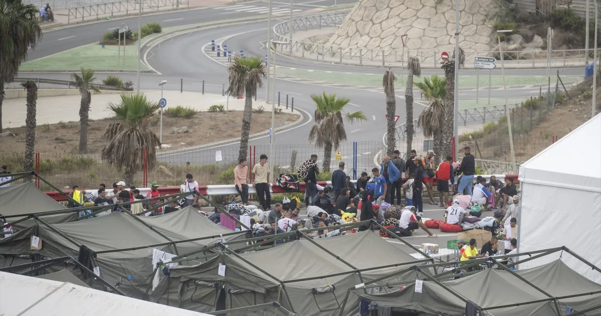 Morocco Resumes Deportations: Police Buses Transport Nationals from Spain to Ceuta