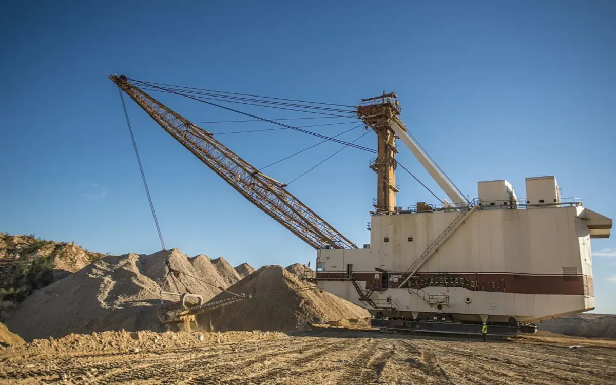 Morocco's Mining and Chemical Sector Faces Significant Decline Amid Gulf Conflict