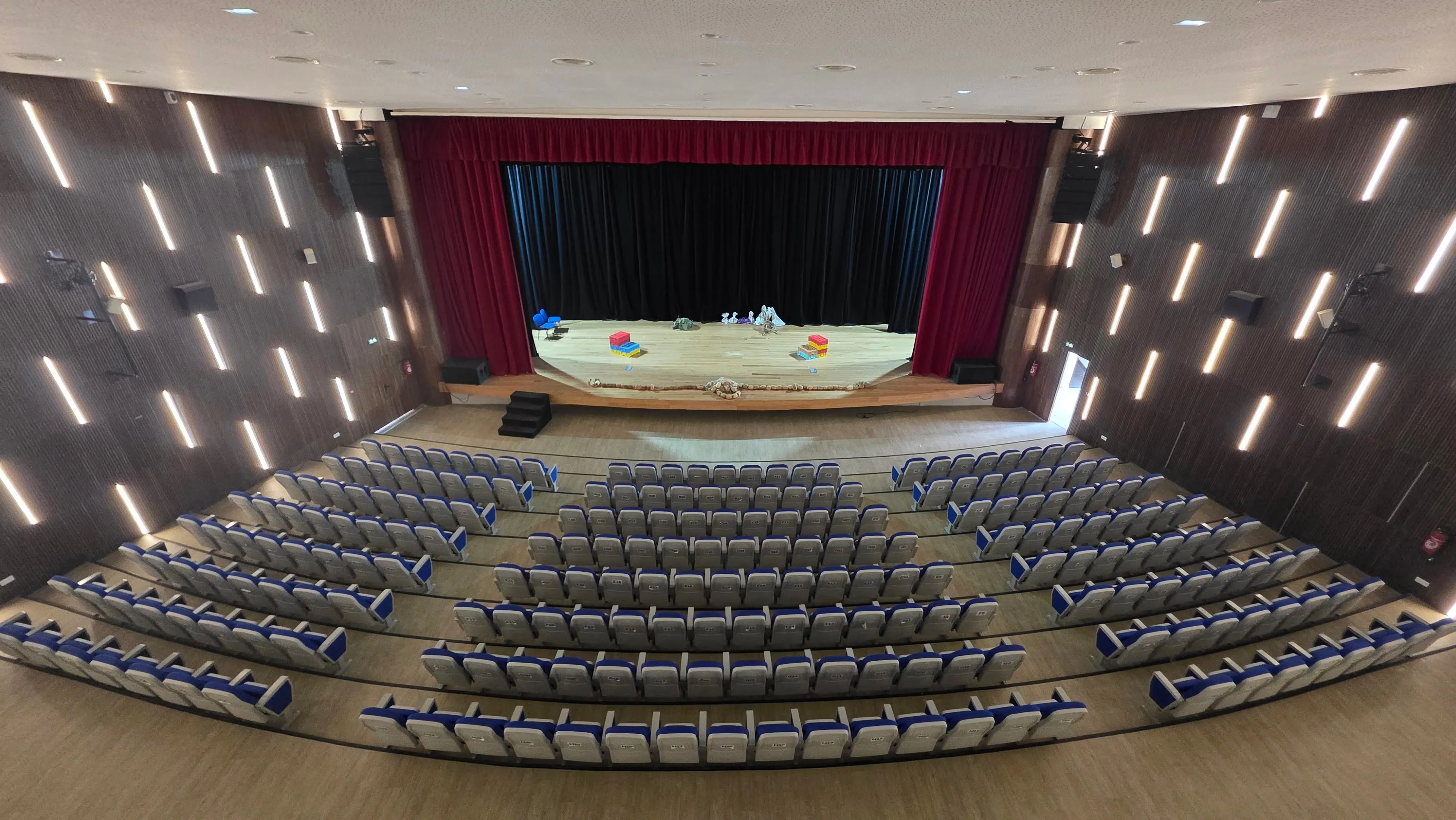 Nass El Ghiwane Returns to Casablanca's Theater of Hermitage: A Cultural Renaissance