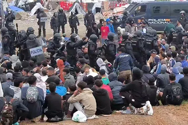 Mass Migration: Hundreds of Migrants Opt for Return to Morocco Amid Evacuation in Ceuta