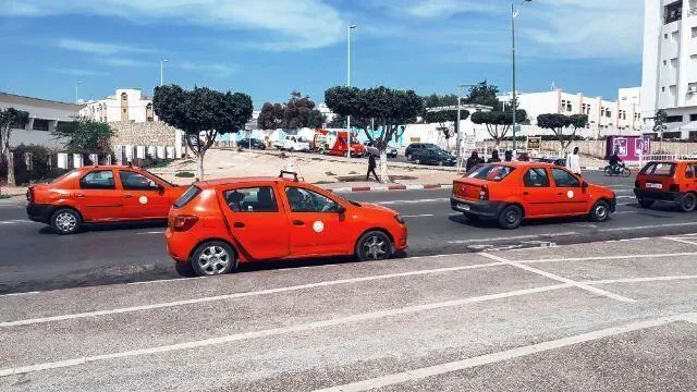 Agadir Taxi Drivers Demand Structural Reforms Amid Financial Aid Discontent