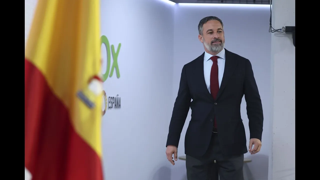 Vox Leader Abascal Warns Against Mail-in Voting Amid Election Fraud Concerns