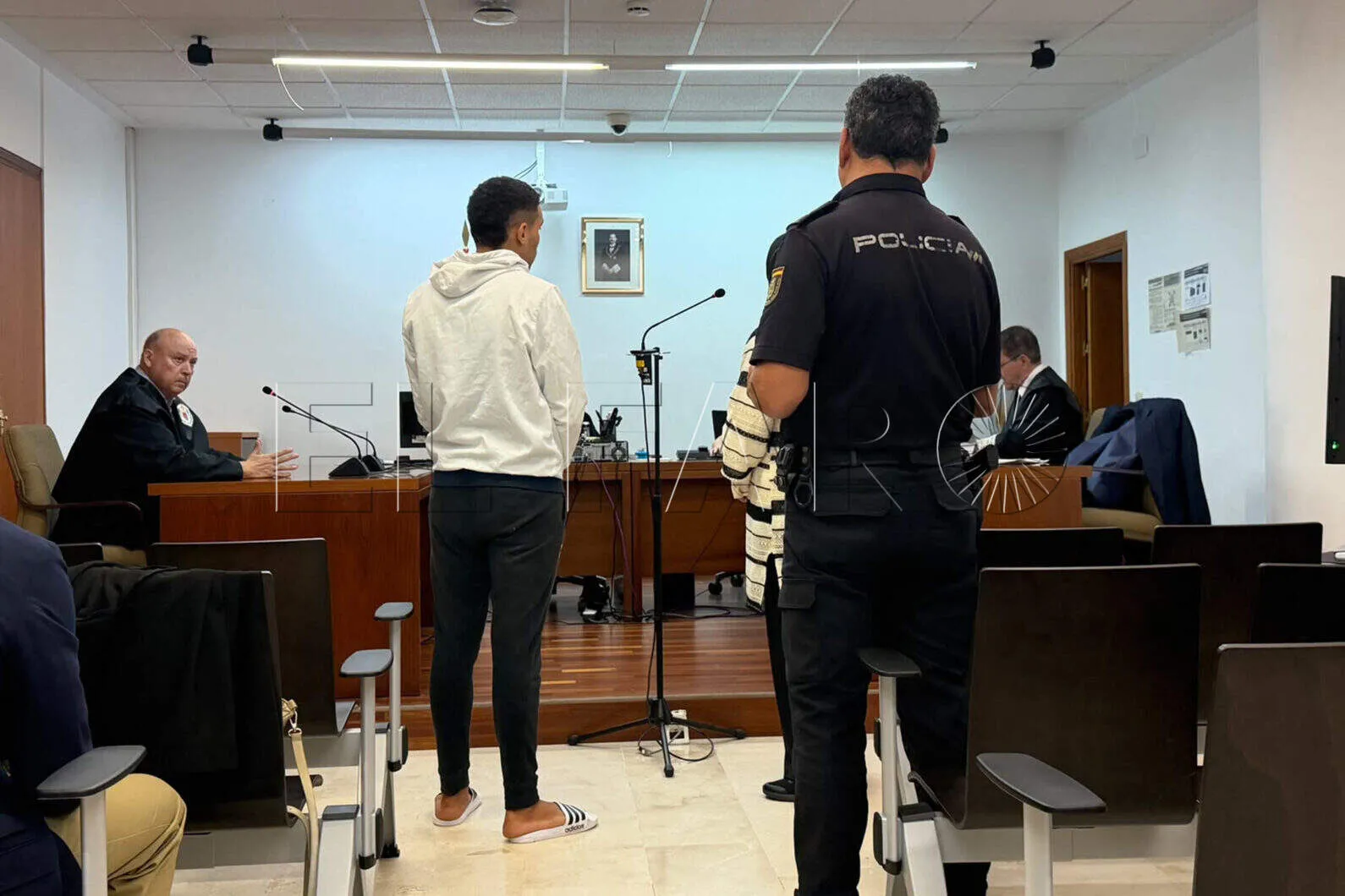 Moroccan Youth Expelled After Assaulting Civil Guard to Avoid Arrest