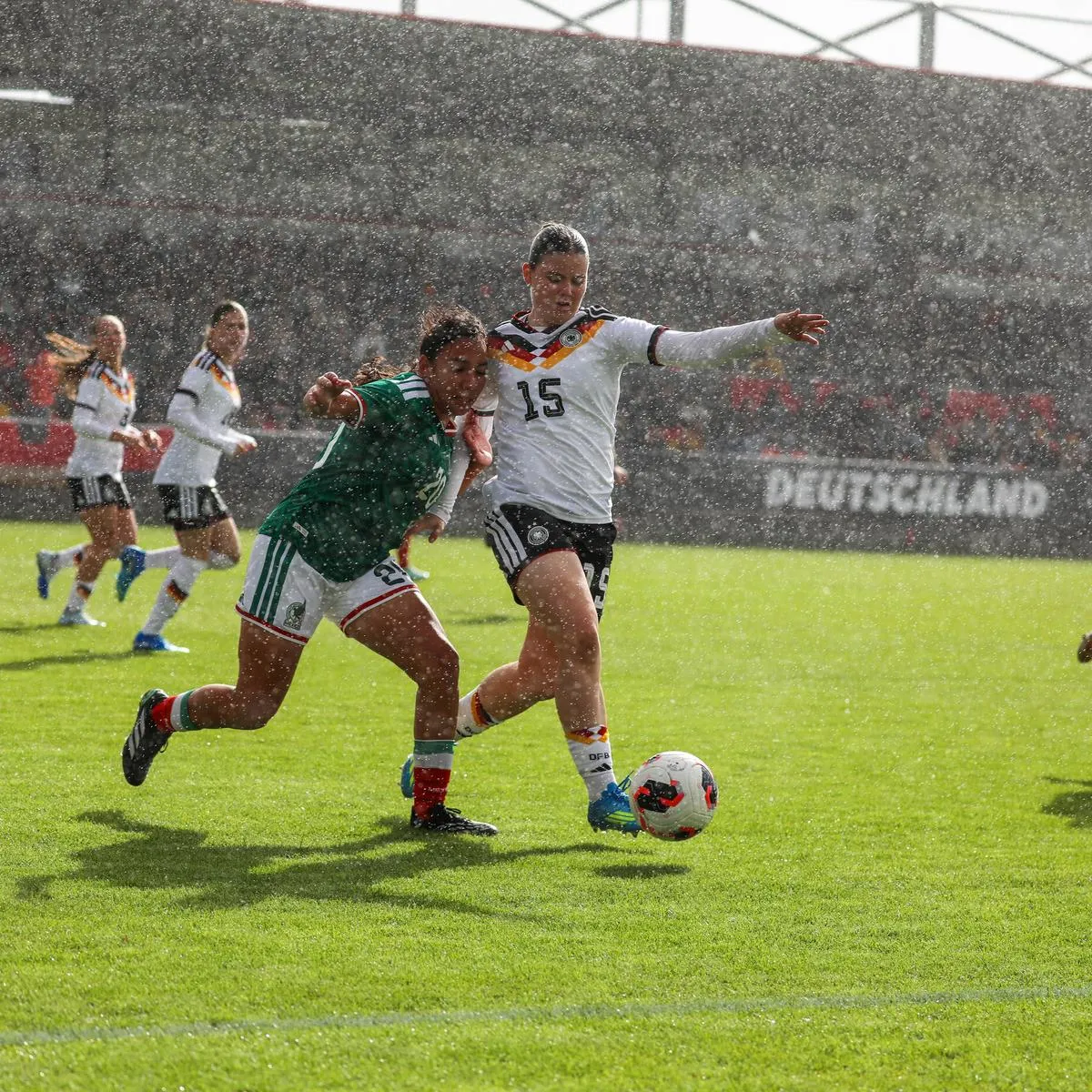 German U17 National Team Dominates Mexico in Preparation for World Cup