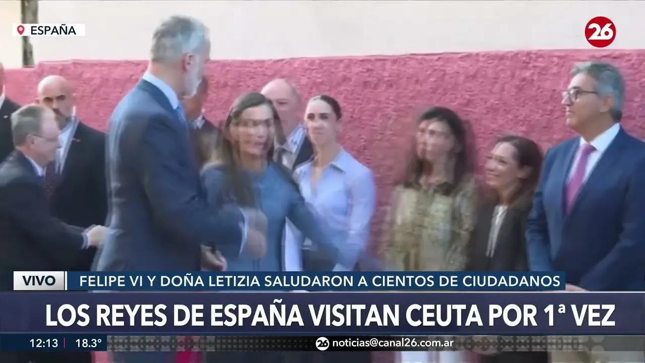 Royal Welcome in Ceuta: Spanish Monarchs Felipe VI and Letizia Greeted by Enthusiastic Locals