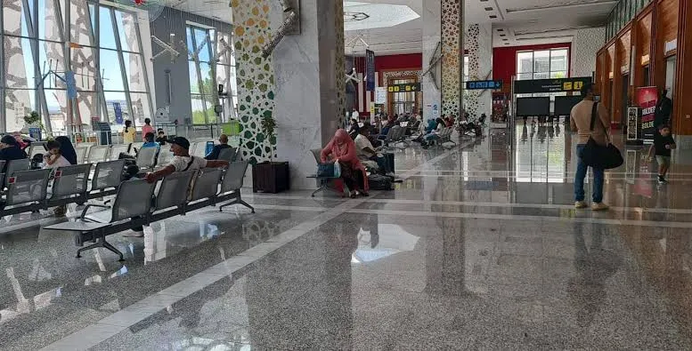 Challenges Facing Moroccan Airports Amidst Rising Passenger Numbers