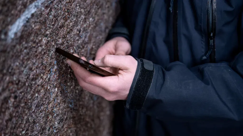 Online Ads: A New Gateway to Gang Crime for Youth in Sweden