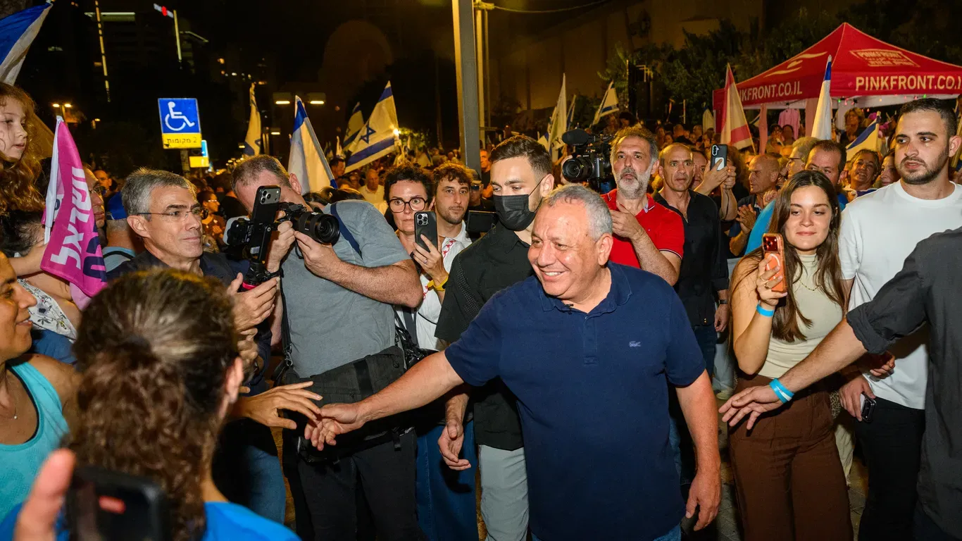 Gadi Eisenkot: A Rising Threat to Netanyahu's Longstanding Rule in Israel