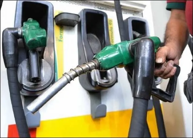 Global Oil Prices Drop Post Ceasefire with Iran: Will Morocco Benefit?