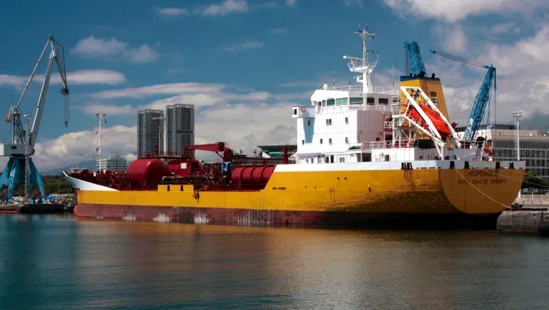Tanker Hespérides Embarks on Seven Strategic Journeys from Salinetas to Agadir