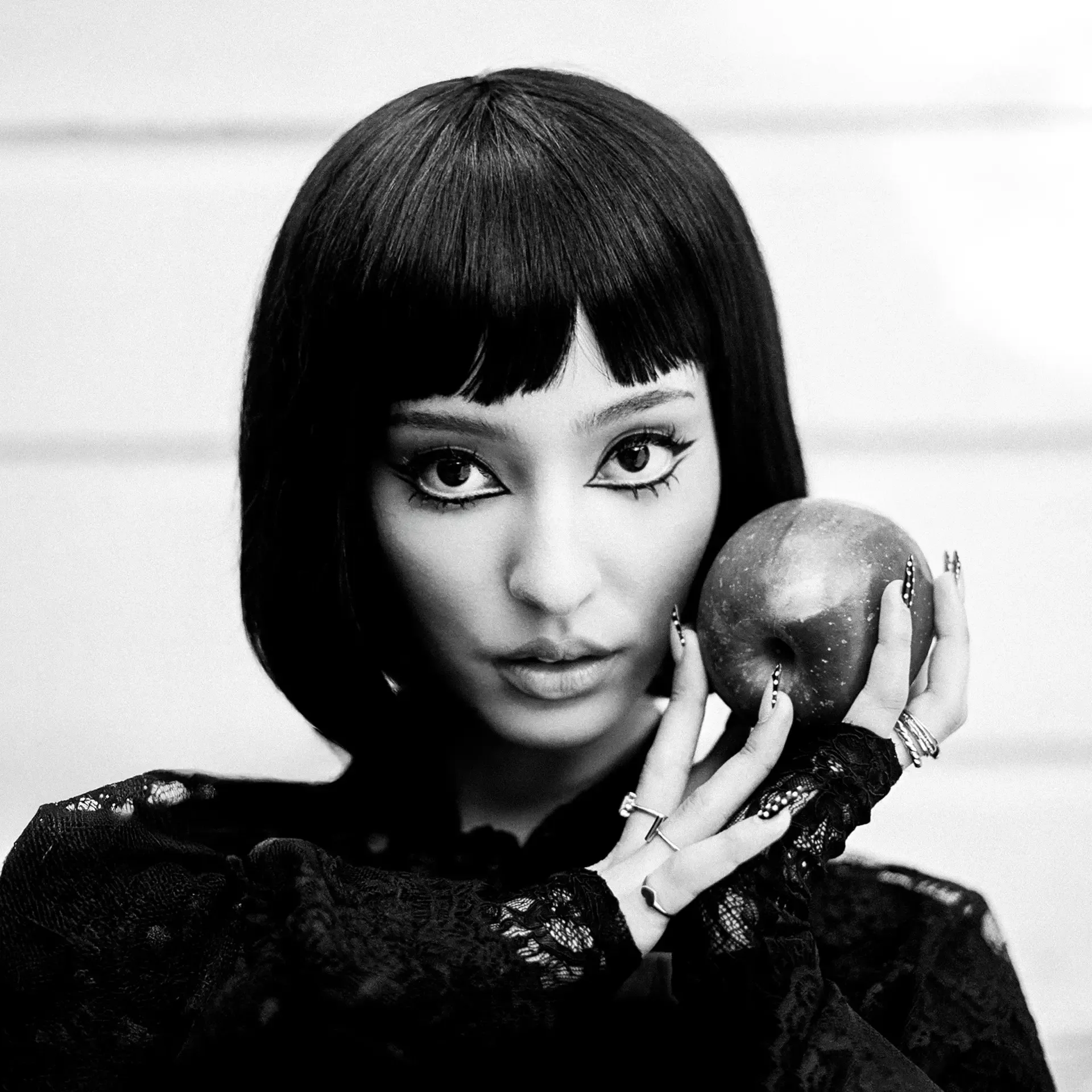 Faouzia: Crafting an Artistic Identity in the Music Industry