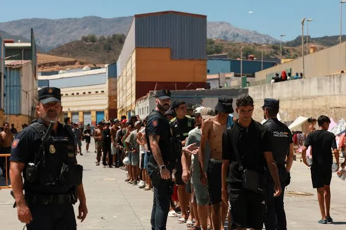 Spain's Government Faces Criticism Over Low Repatriation of Migrant Minors