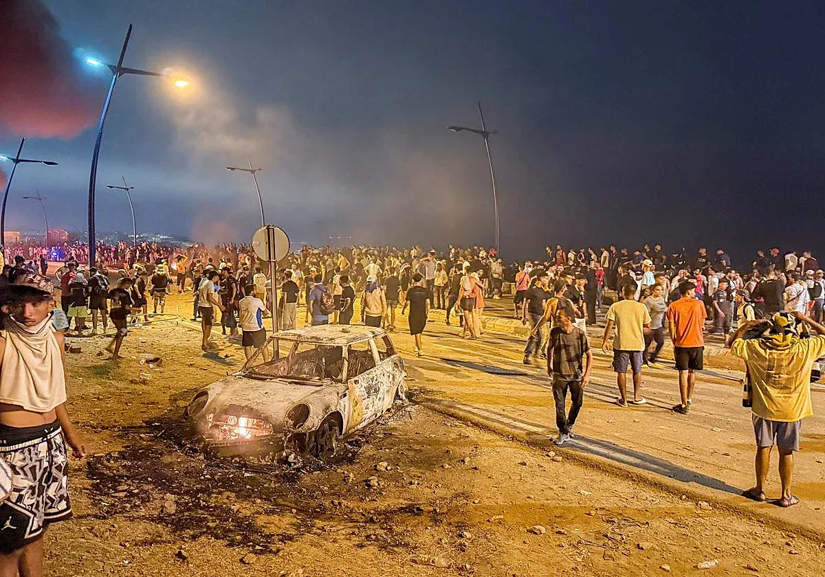 Political Turmoil in Ceuta: Five Ministers Face Reproach Amid Migrant Crisis