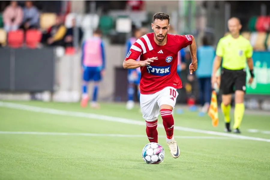 Raja Casablanca Eyes Younes Bakiz for Loan Acquisition